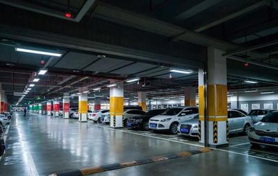 停車場天價停車費(fèi)引熱議 30萬欠費(fèi)背后的人情與法理